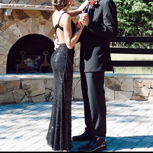 Prom dress - Picture 2 of 2